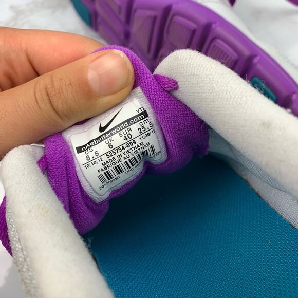 Nike Sneakers Size 8.5 - Picture 6 of 7